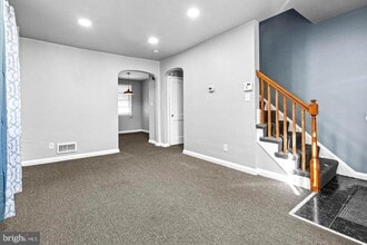 Building Photo - 1300 N Potomac St