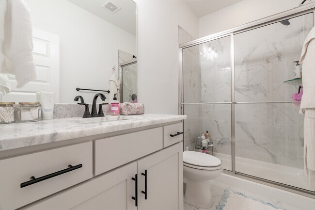 Building Photo - 2119 Parnell Dr