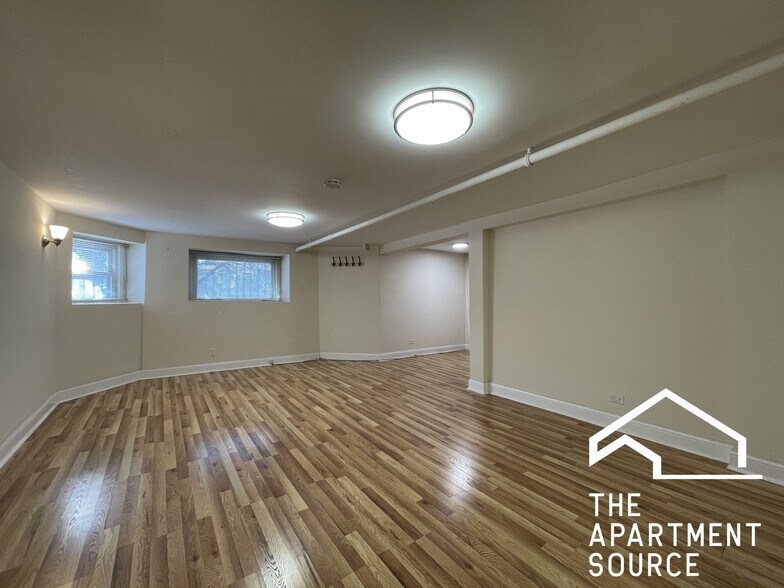 Building Photo - 2501 N Kimball Ave