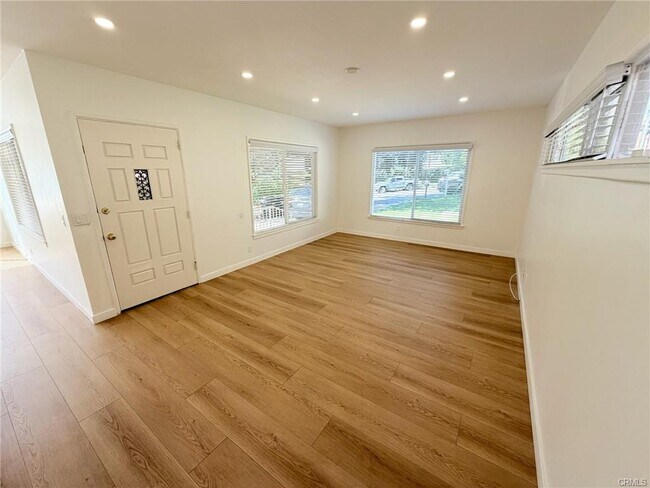 Building Photo - 4644 Lowell Ave