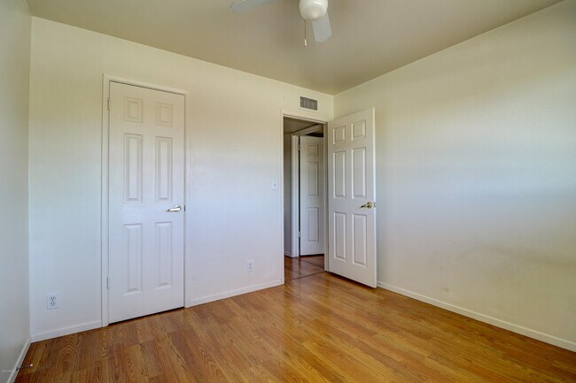 Building Photo - 2379 W Hazelwood St