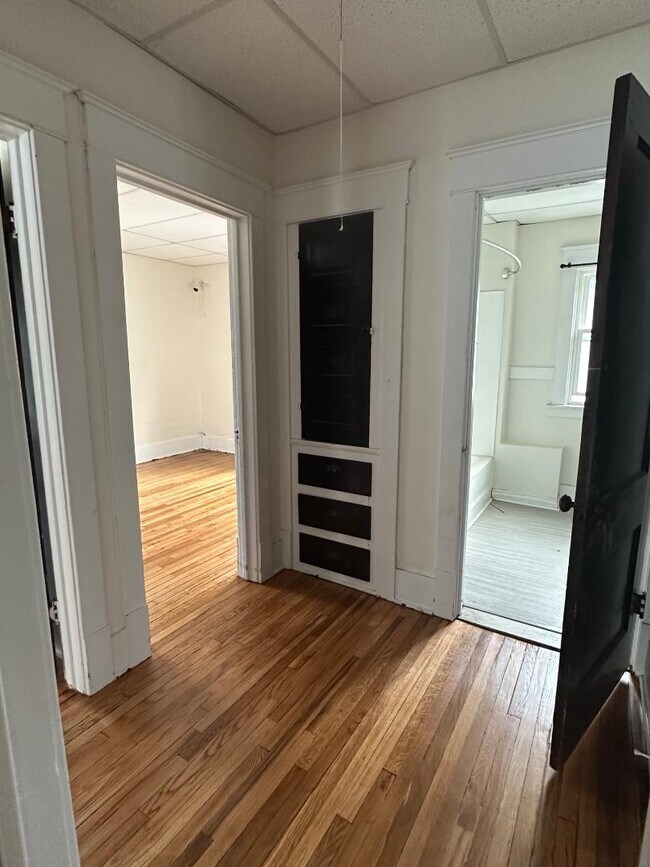 Building Photo - 252 Cumberland Ave