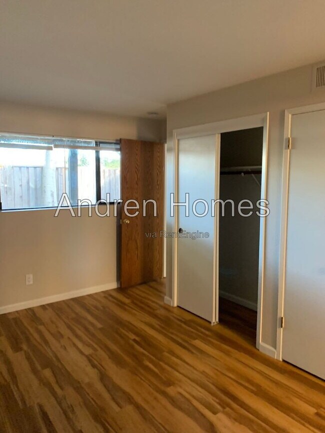 Building Photo - 150 Sea Ridge Ct