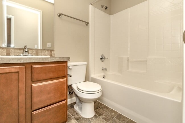 Building Photo - Beautiful Lacey Home with new paint and carpet in Popular Edgewater Community