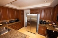 Building Photo - Beautiful - Upgraded 3 Bedroom Townhome - Excellent location -  Move-in Special