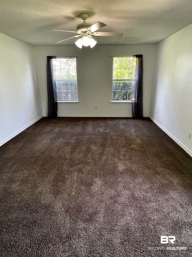 Building Photo - 1476 W Fairway Dr