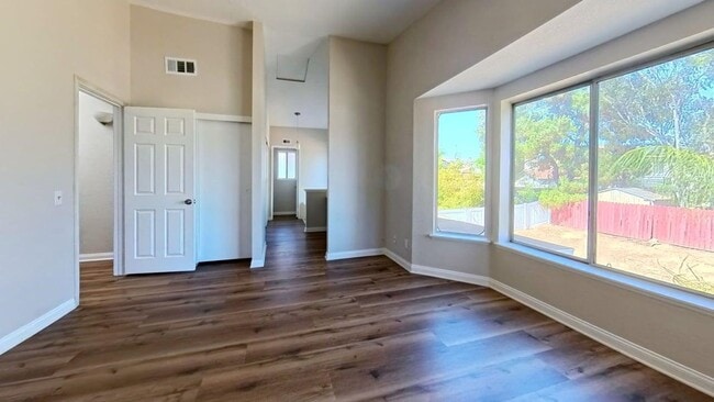 Building Photo - 12658 Heartleaf St