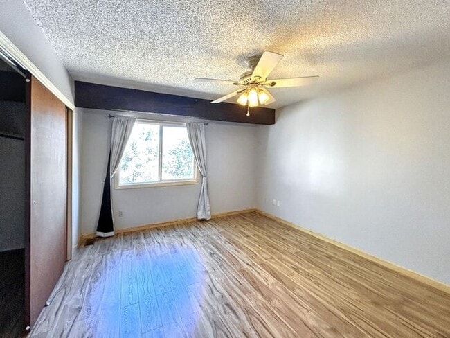 Building Photo - 2-Bedroom Home with Modern Amenities and C...