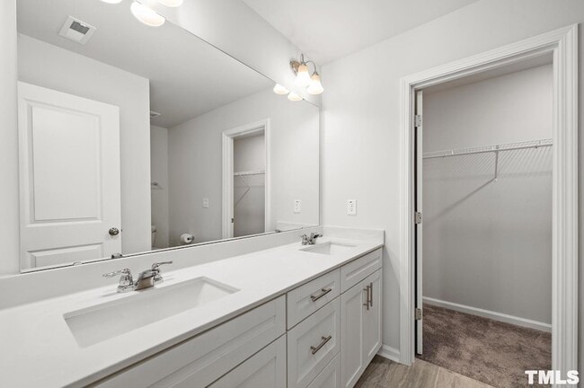 Building Photo - 742 Cormiche Ln