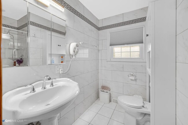 Building Photo - 1117 E Kitson Dr