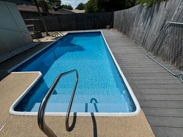 Building Photo - 6 Pinehurst Dr