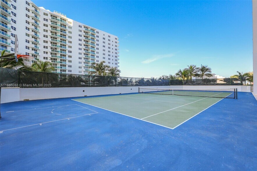 Building Photo - 3101 S Ocean Dr
