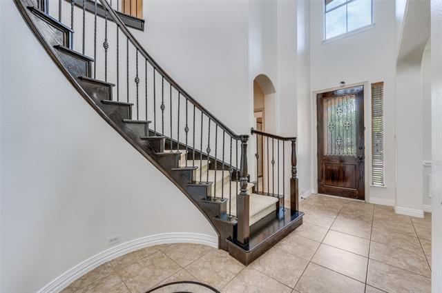 Building Photo - 2043 Loma Alta Dr