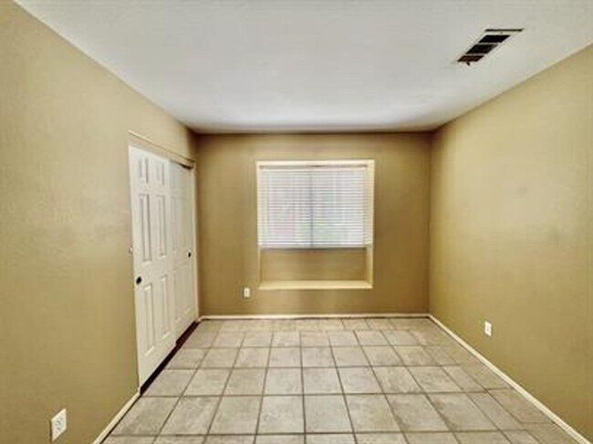 Building Photo - Single Story Summerlin Property!