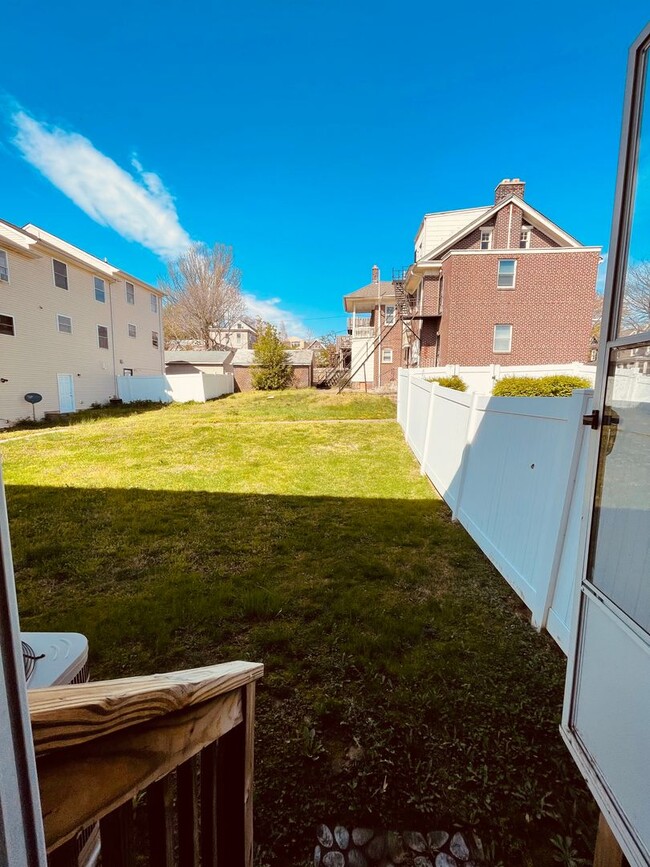 Building Photo - Townhome in Wilmington