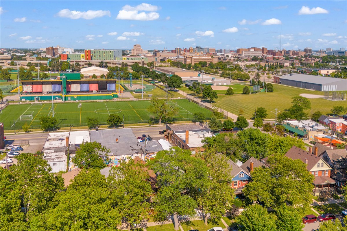 Building Photo - 5238 Commonwealth St