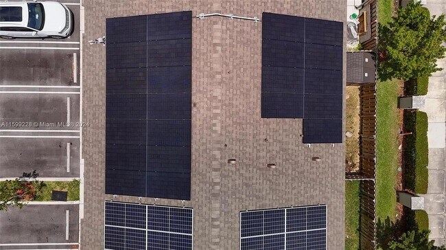 Building Photo - 389 NE 5th Pl