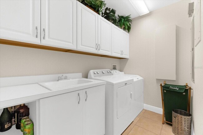 Building Photo - 14041 Bellagio Way