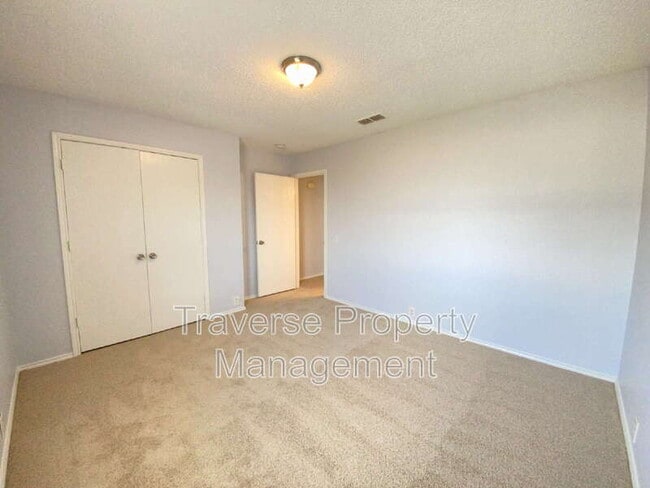 Building Photo - 5204 Vista Verde Dr