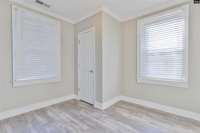 Building Photo - Adorable 3BR/1.5BA Renovated Bungalow Near USC – PRE-LEASING FOR 2026-2027 SCHOOL YEAR