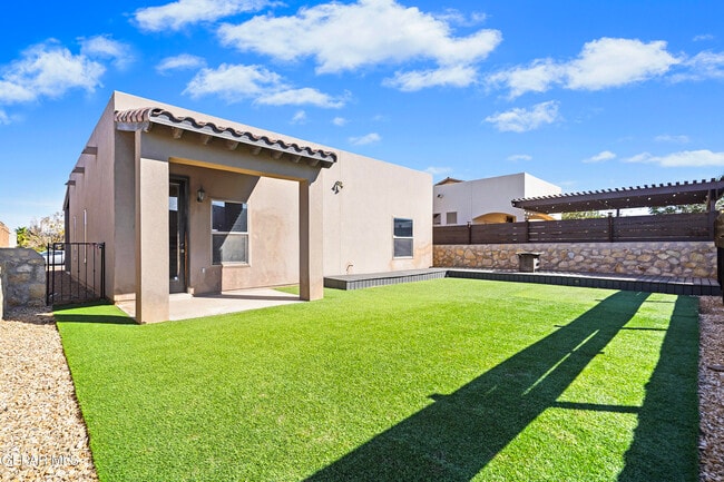 Building Photo - 13538 Lawkland St