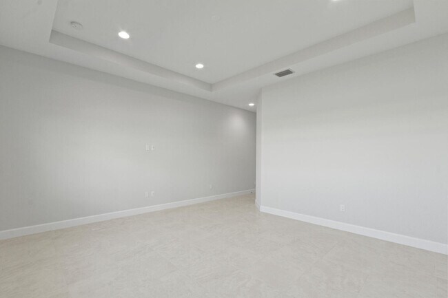 Building Photo - 5579 Liberty Ln