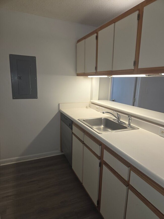 Building Photo - 1440 Collegiate Cir