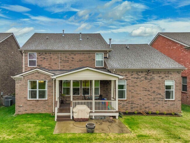 Building Photo - **LIKE NEW EXECUTIVE HOME IN PRESTIGIOUS H...