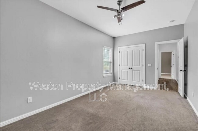 Building Photo - 8651 Overlook Dr