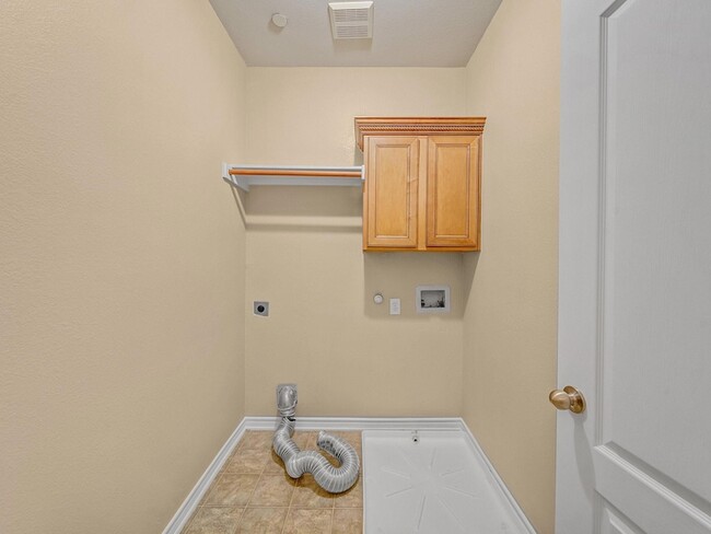 Building Photo - 6837 Livorno Ln