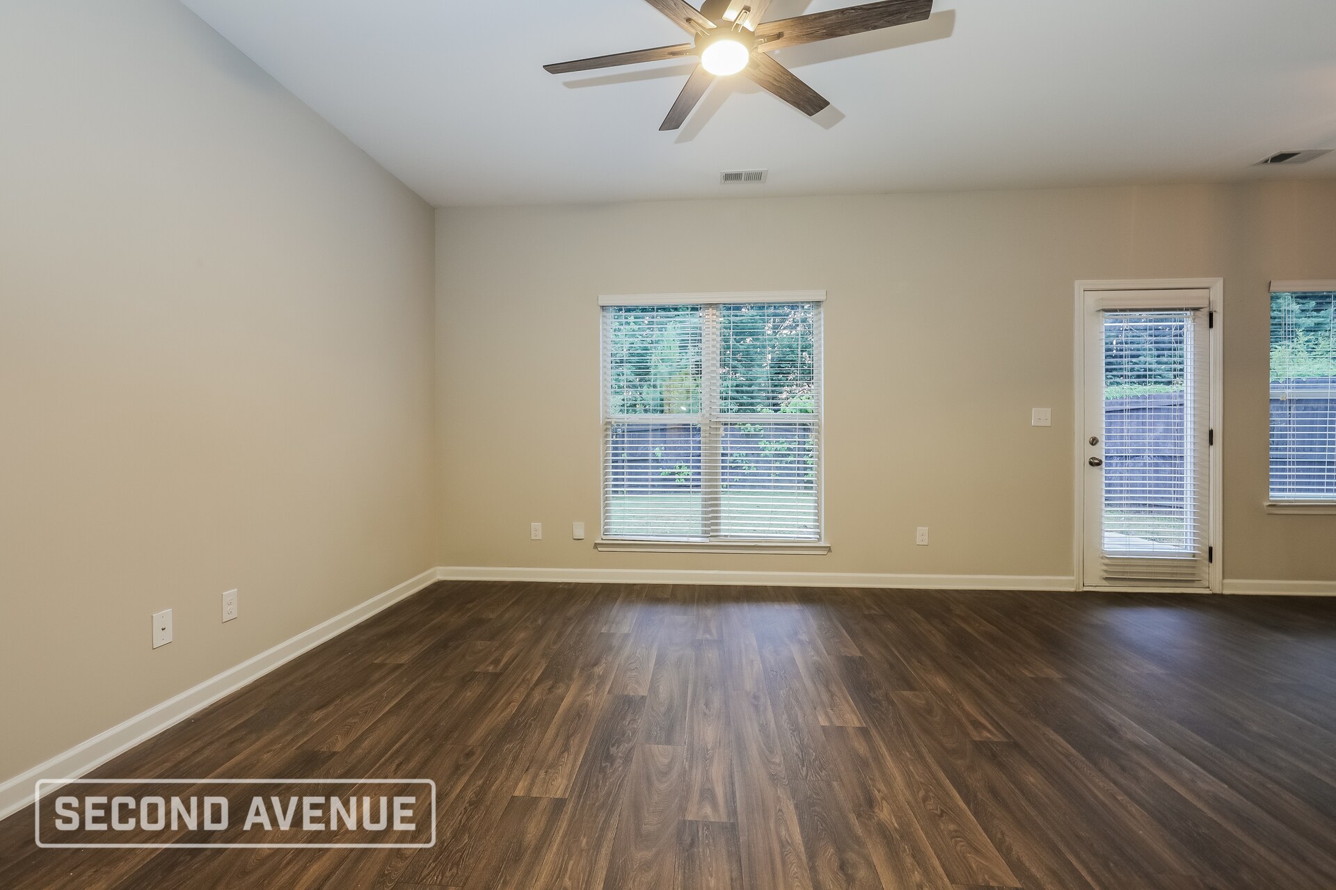 Building Photo - 217 Magnaview Dr