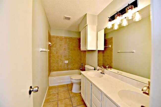 Building Photo - 13328 Black Canyon Dr