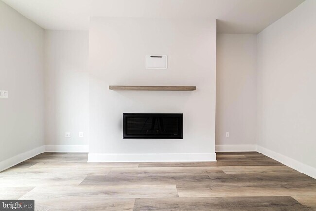 Building Photo - 6227 Almerico Pl