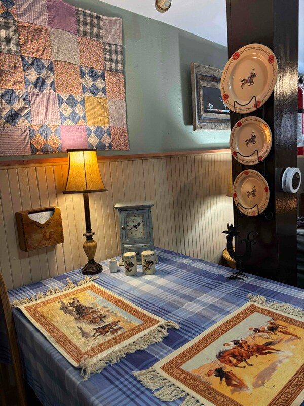 Building Photo - 425 S Washington St