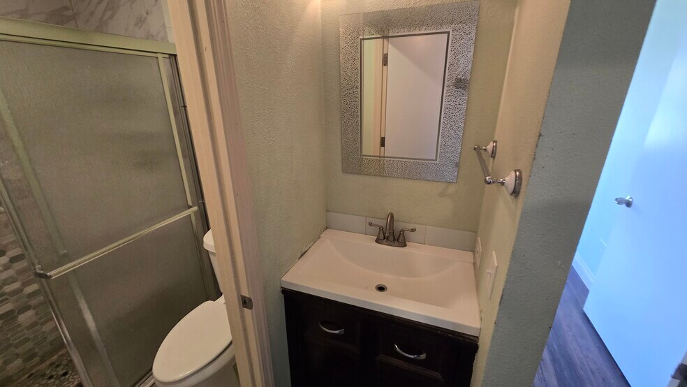 Building Photo - 565 W 96th Ave