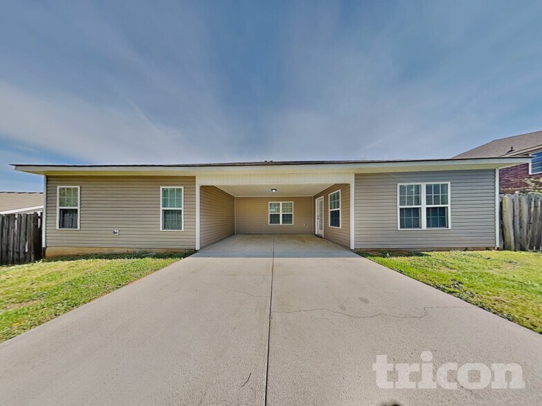 Building Photo - 1329 Royal Oak St