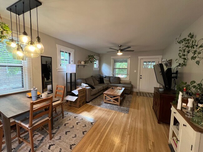 Building Photo - Highlands Bungalow Available Soon!
