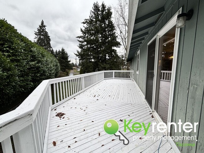 Building Photo - Shared Split level 3 Bed 2 Bath Upstairs Unit with Modern Upgrades Close to JBLM!