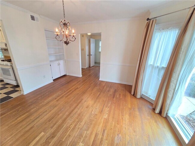 Building Photo - 8 Old Decatur Cir