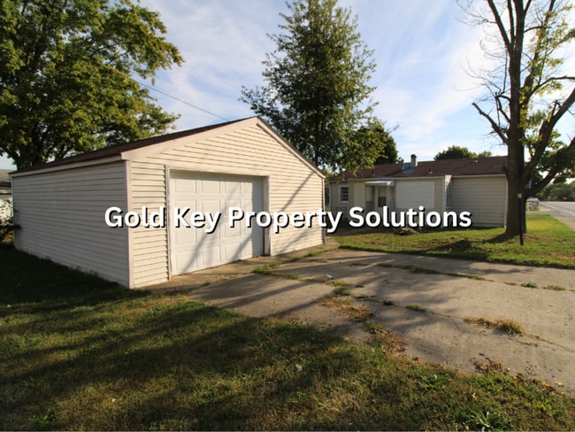 Building Photo - 3 BR 1 BA House with Garage Across from Pu...