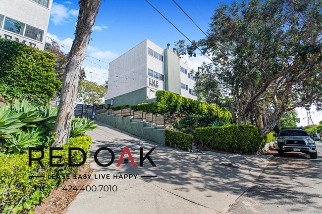 Building Photo - 2965 Waverly Dr