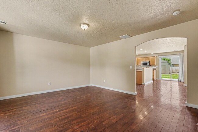 Building Photo - 18327 Buckeye Pl