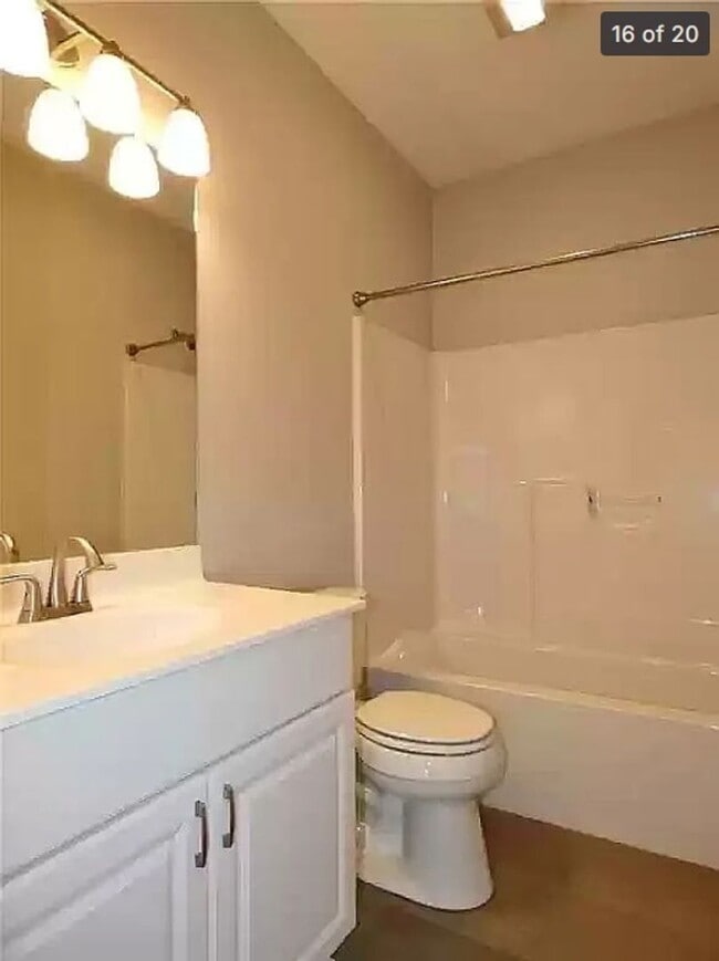 Building Photo - Rent: $1950 - 3 Bed House