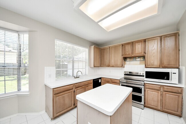 Building Photo - 16810 Valley Palms Dr