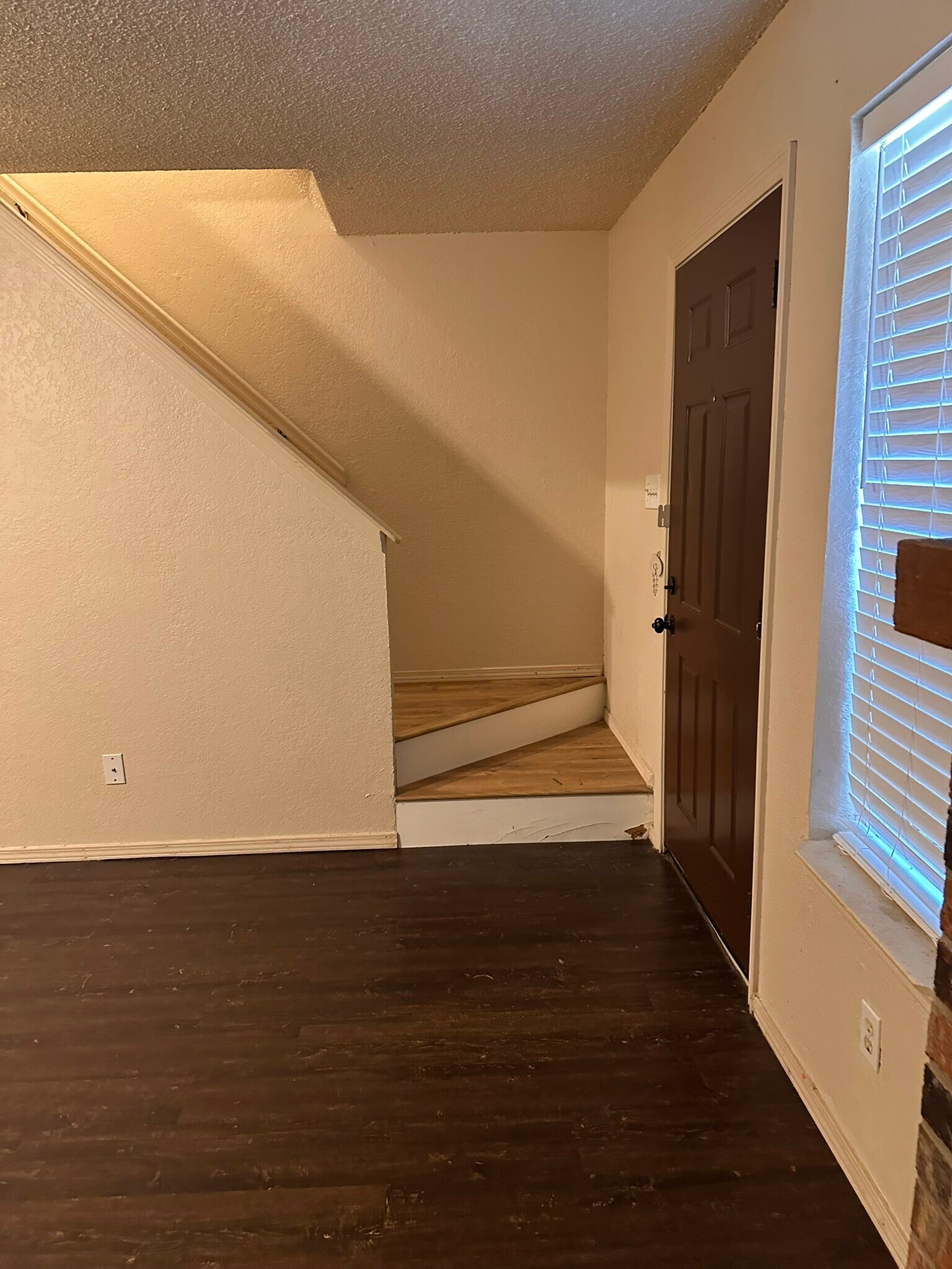 Building Photo - 623 Wolftrap Dr