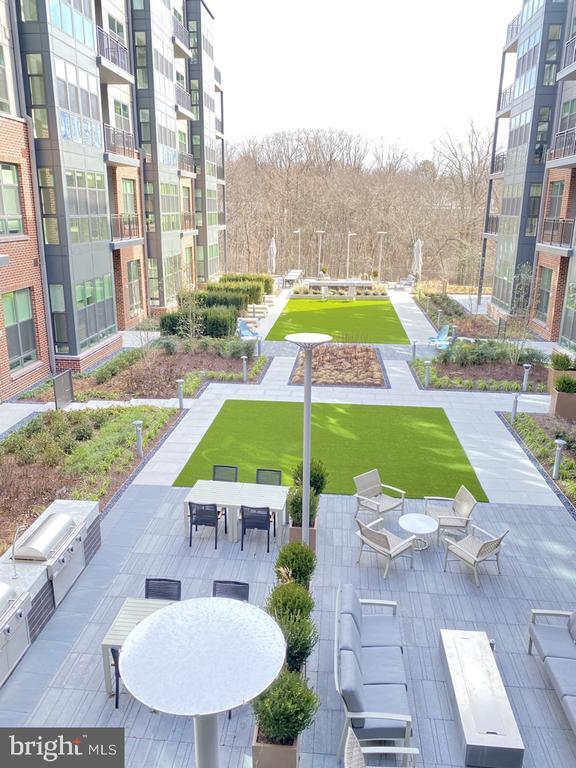 Building Photo - 1761 Old Meadow Rd