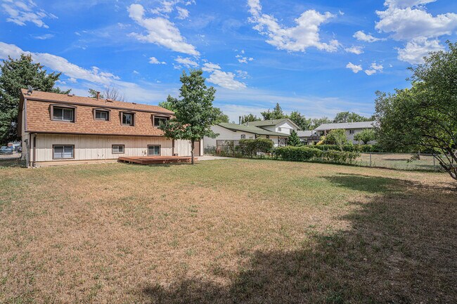 Building Photo - 829 Tyler St