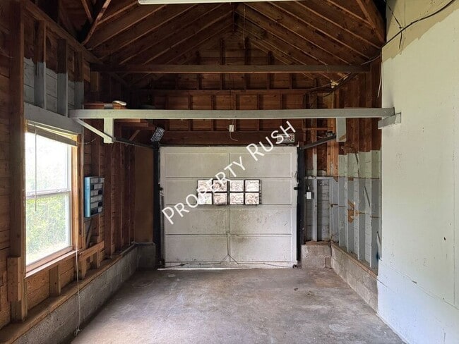 Building Photo - 743 Lanoir St