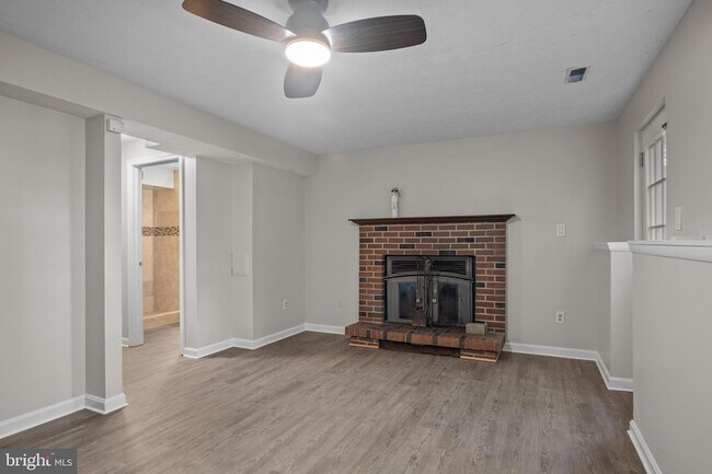 Building Photo - 3390 Longbow Ct
