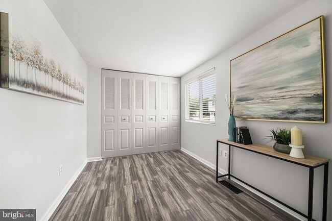Building Photo - 8607 Kenosha Ct